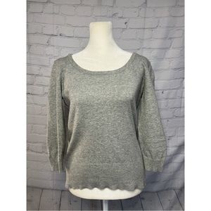 H&M grey cotton pull over top with 3/4 sleeves size medium.